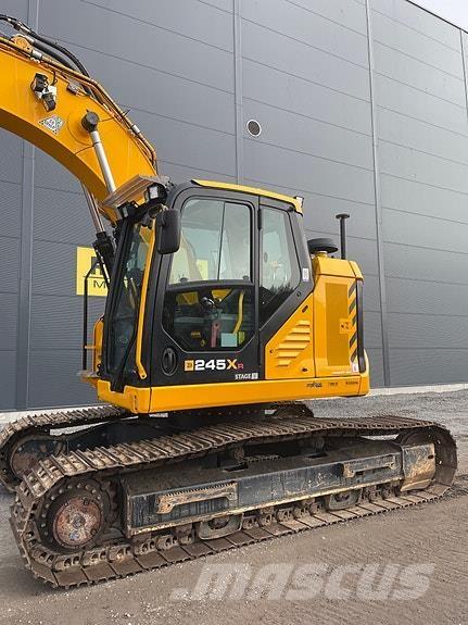 JCB 245XRL SV Paletli ekskavatörler