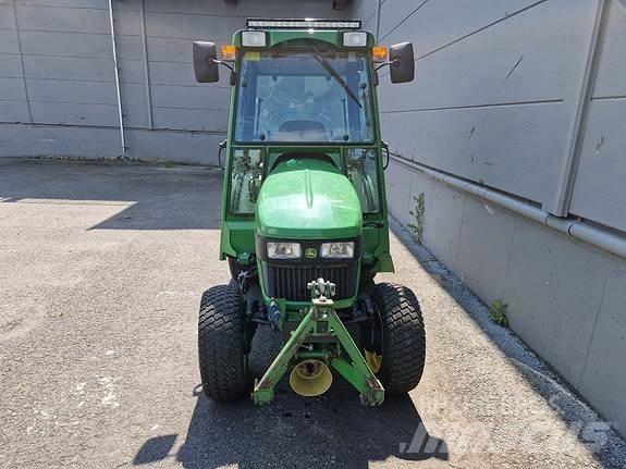 John Deere 2032R Traktörler