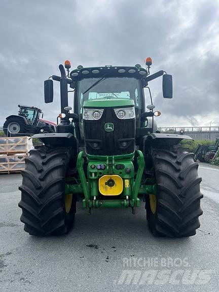 John Deere 6215R Traktörler