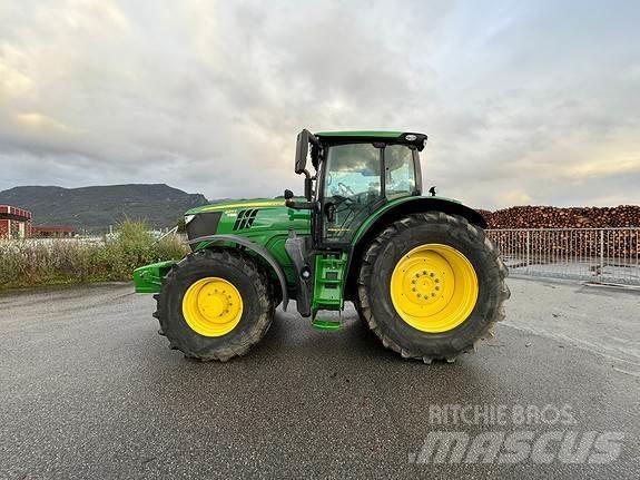 John Deere 6215R Traktörler