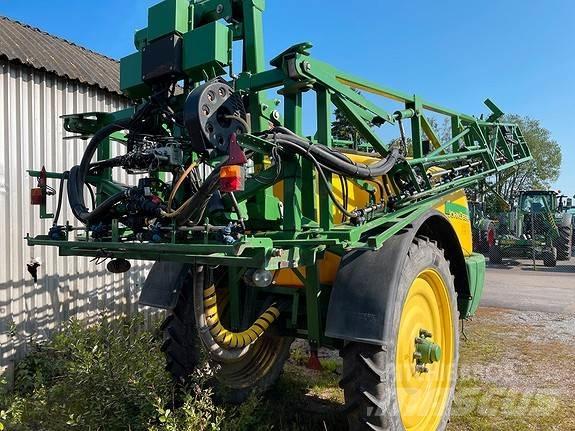 John Deere 740i Kendinden tahrikli pülverizatörler