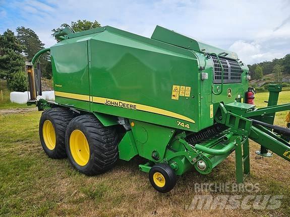 John Deere 744 Rulo balya makinalari