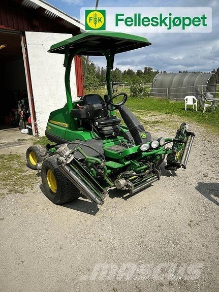 John Deere 7500A Diger yol bakim makinalari