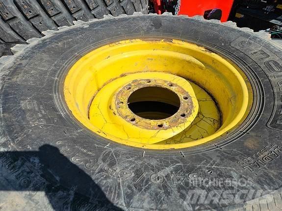 John Deere NOKIAN Traktörler