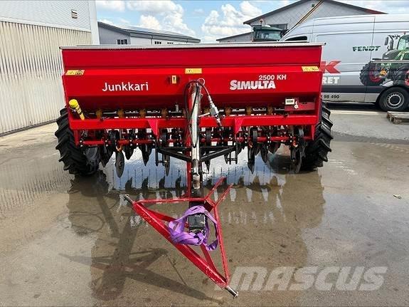 Junkkari KH 2500 Gübre dagitma tankerleri