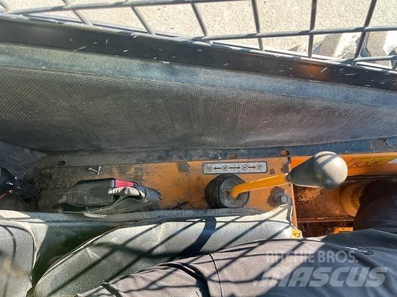 Mustang 2040 Skid steer loderler