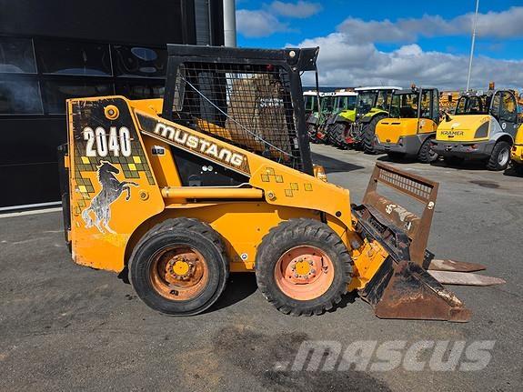 Mustang 2040 Skid steer loderler