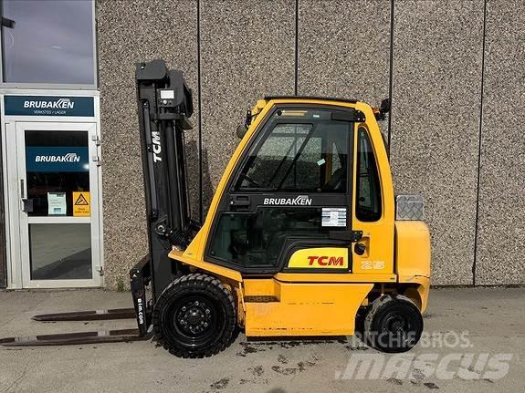 TCM FD25 Dizel forkliftler