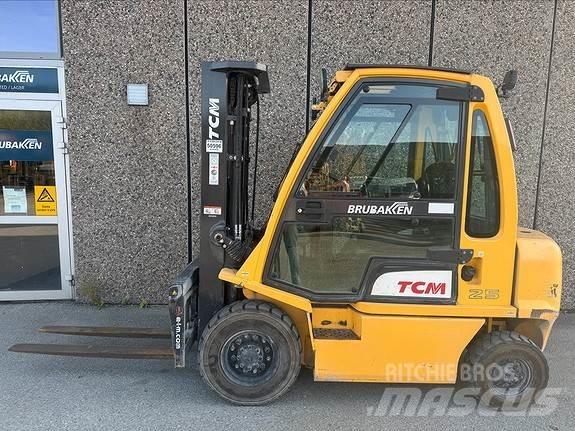 TCM FD25 Dizel forkliftler