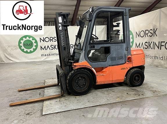 Toyota 62-7FDF30 Dizel forkliftler