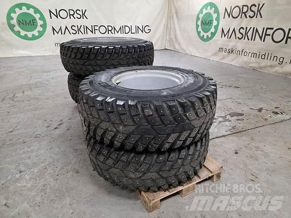  TRI 2 Vinterdekk Traktörler