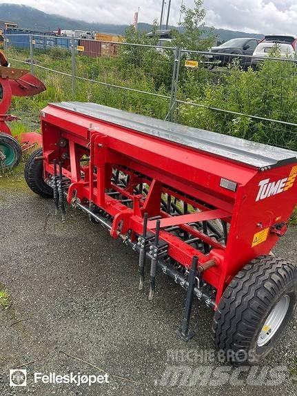Tume CK3000 Mineral gübre dagiticilar