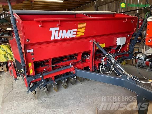 Tume HKL JC 3000 Mineral gübre dagiticilar