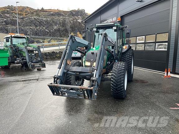 Valtra A83 Traktörler