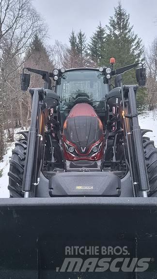 Valtra G135A Traktörler