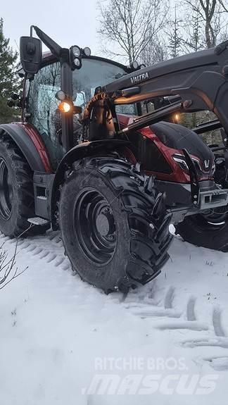 Valtra G135A Traktörler