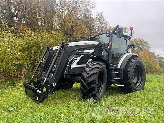 Valtra G135A Traktörler