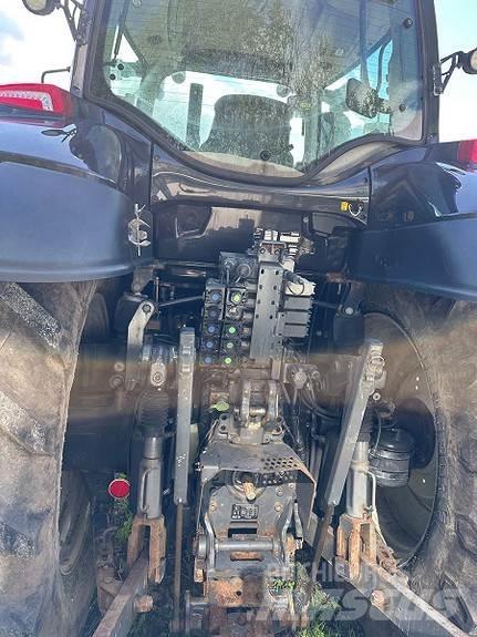 Valtra T 214 Traktörler