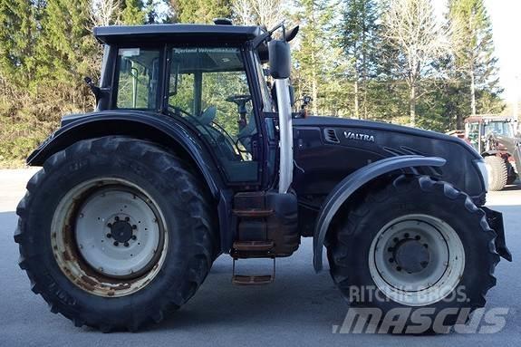 Valtra T213 Versu Traktörler