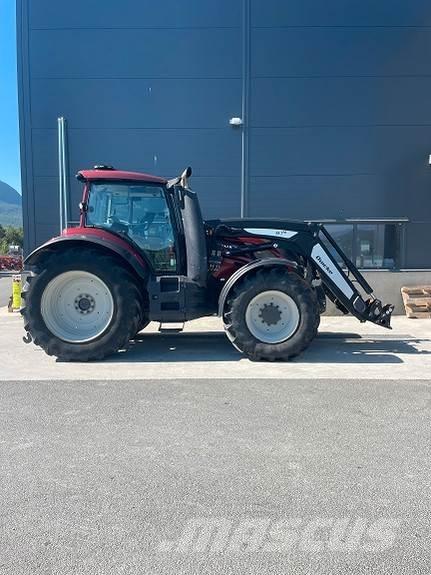 Valtra T214 Traktörler