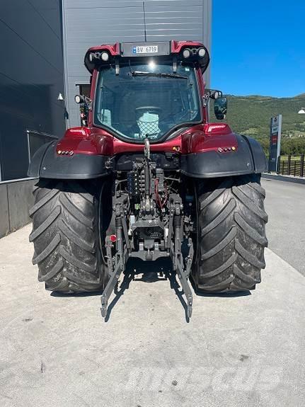 Valtra T214 Traktörler
