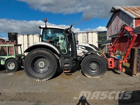 Valtra T214 Versu Traktörler