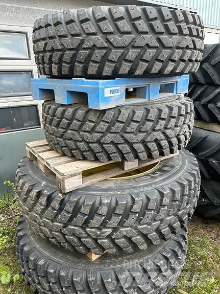  Vinterhjul til JD Diger kar ve yol makinalari