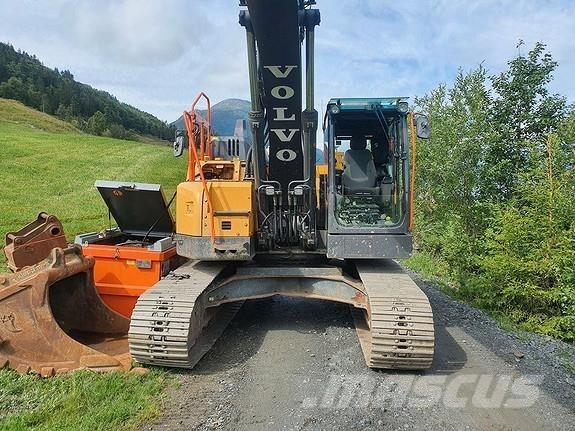 Volvo ECR235EL Paletli ekskavatörler