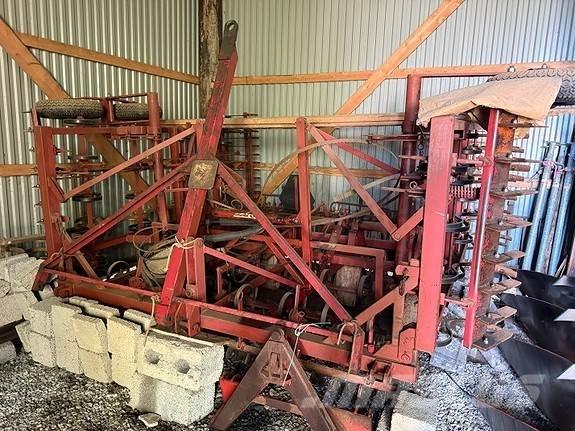   Diger toprak isleme makina ve aksesuarlari