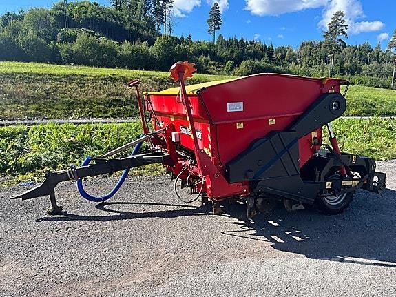   Mineral gübre dagiticilar