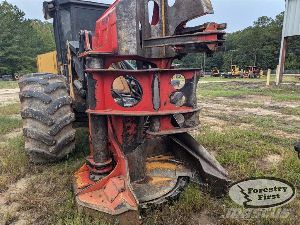 CAT 553C Ağaç kesici istifleyiciler