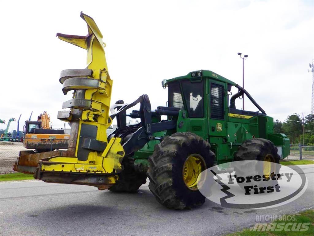 John Deere 643L Ağaç kesici istifleyiciler