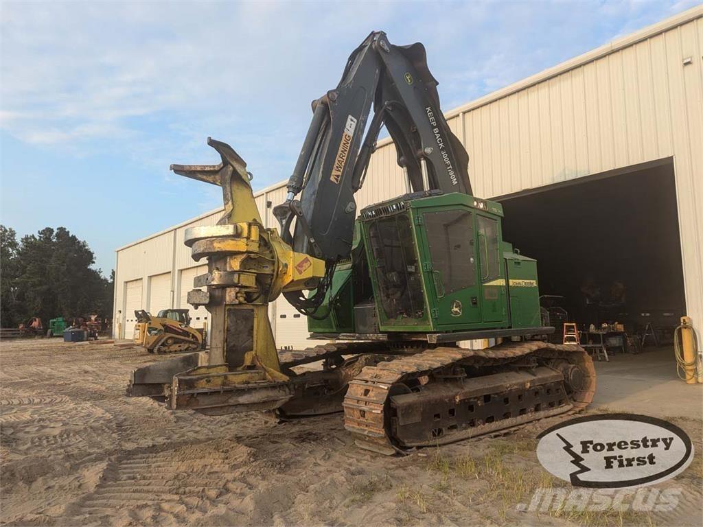 John Deere 853M Ağaç kesici istifleyiciler