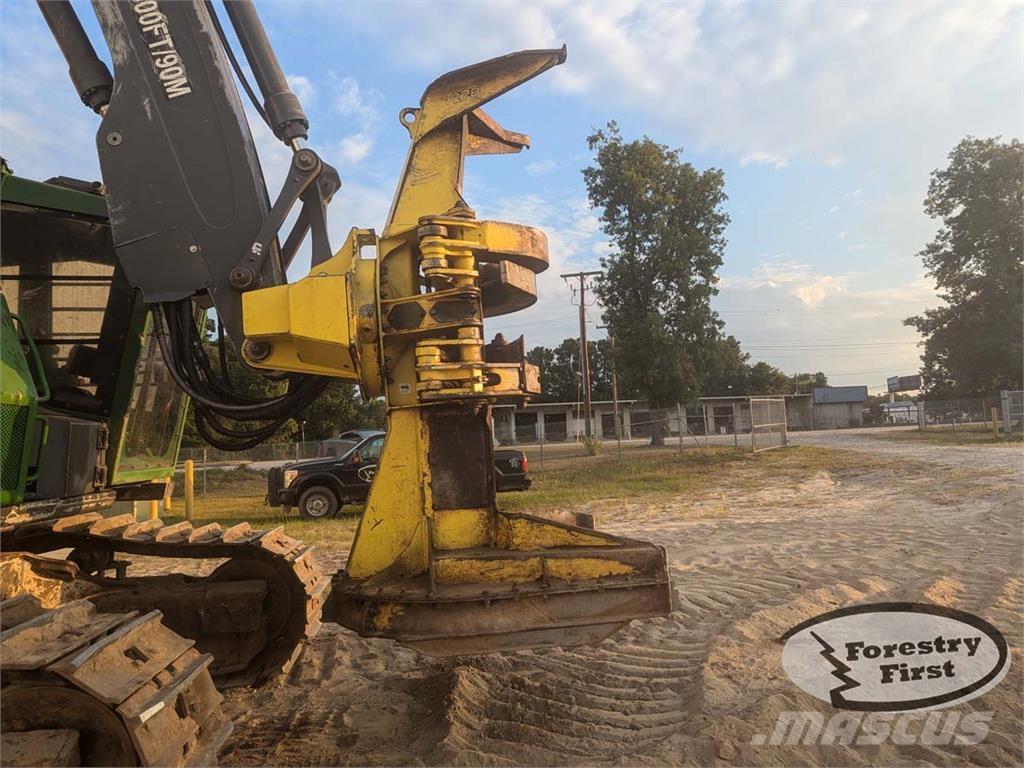 John Deere 853M Ağaç kesici istifleyiciler