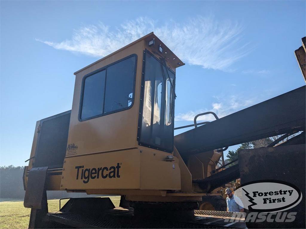 Tigercat 234B Mafsalli yükleyiciler