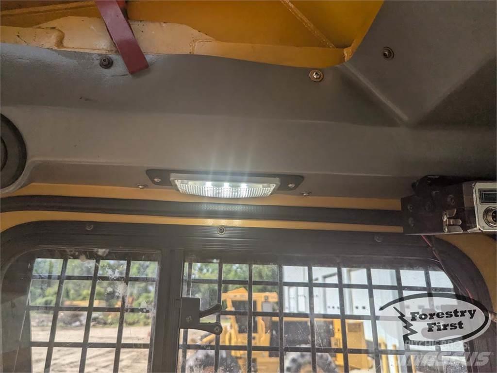 Tigercat 720G Ağaç kesici istifleyiciler