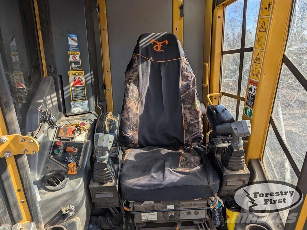 Tigercat 822D Ağaç kesici istifleyiciler