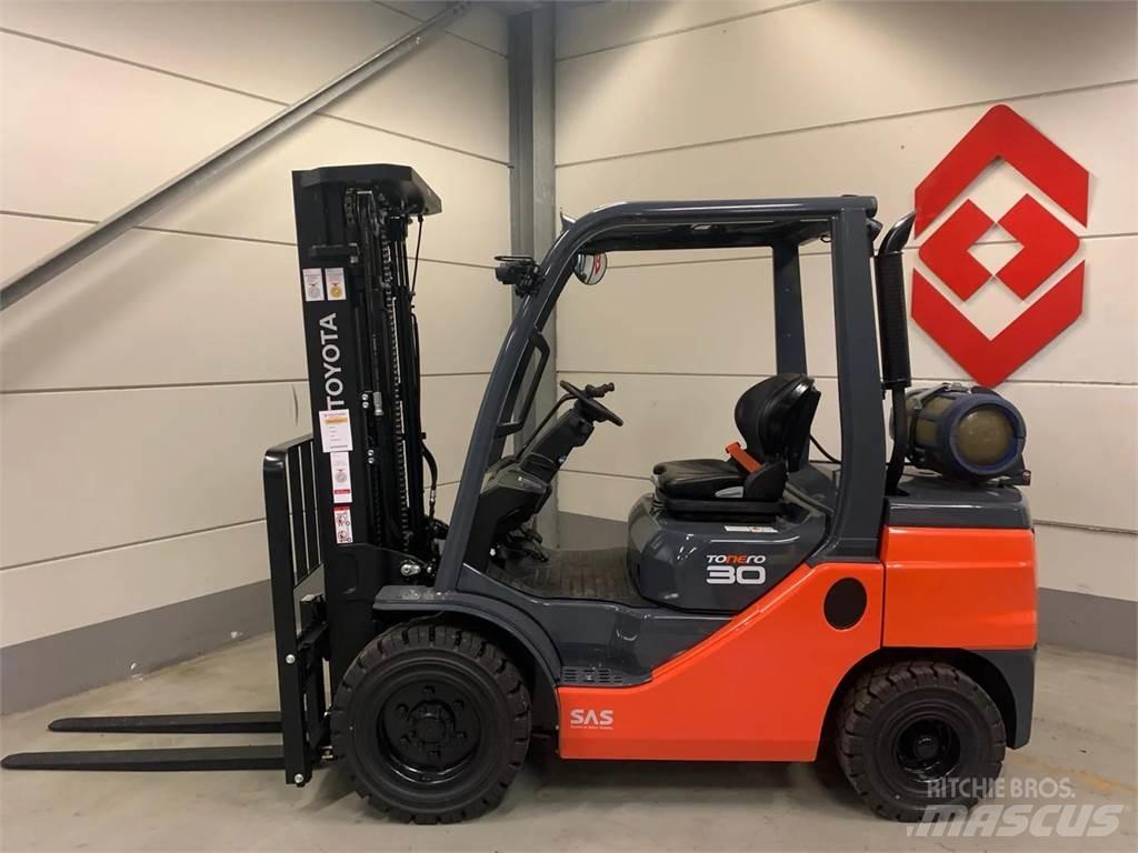Toyota 02-8FGF30 LPG'li forkliftler