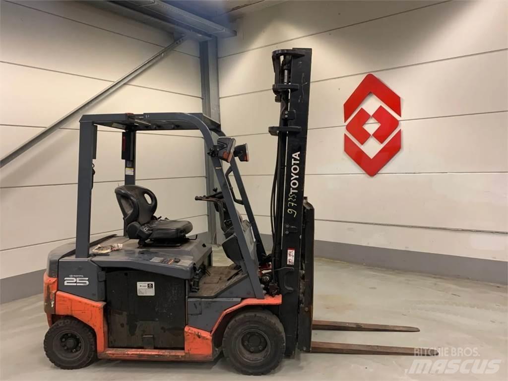 Toyota 8FBN25 Elektrikli forkliftler