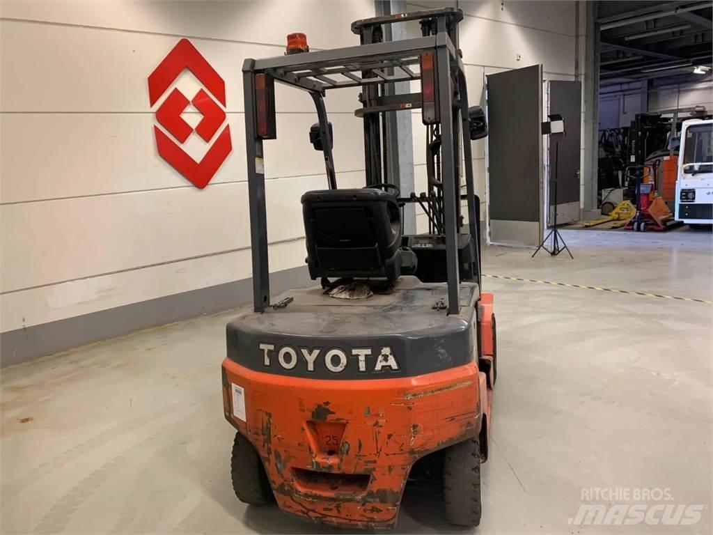 Toyota 8FBN25 Elektrikli forkliftler