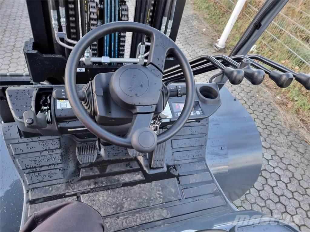 Toyota 8FD70F Dizel forkliftler