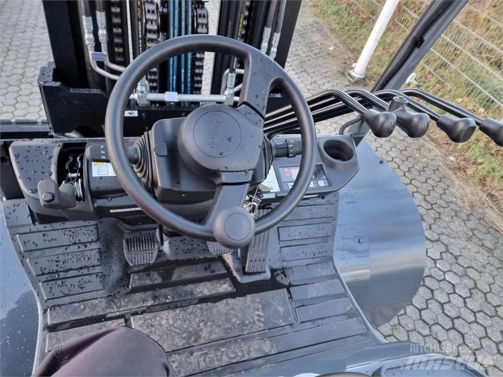 Toyota 8FD70F Dizel forkliftler