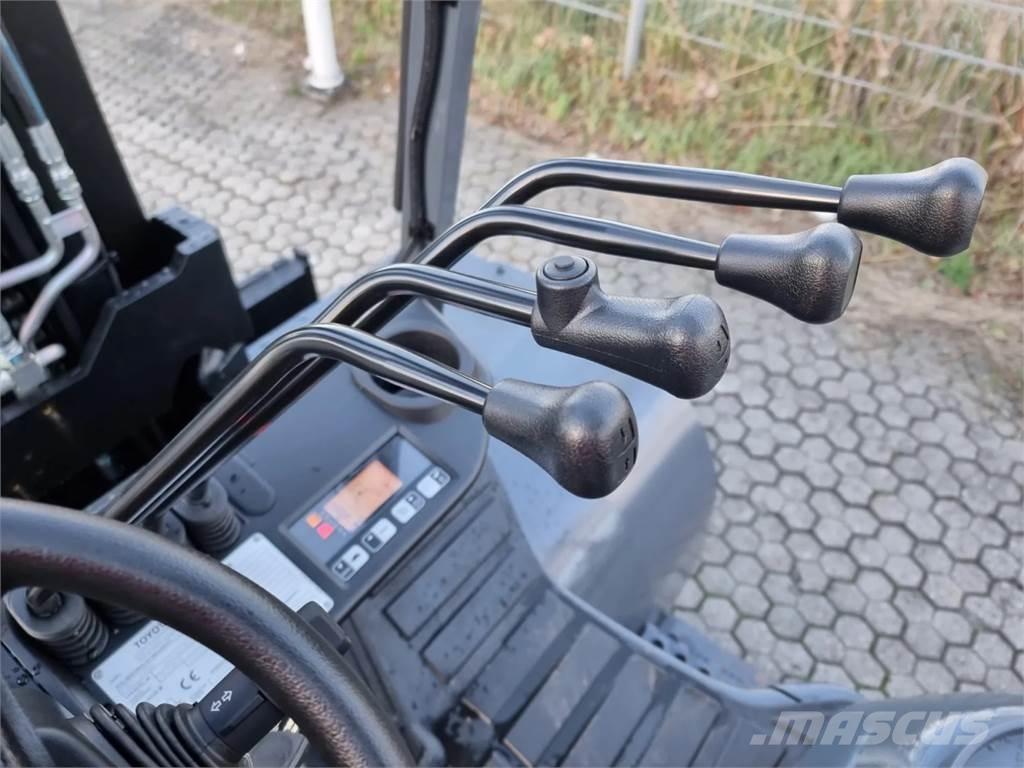 Toyota 8FD70F Dizel forkliftler