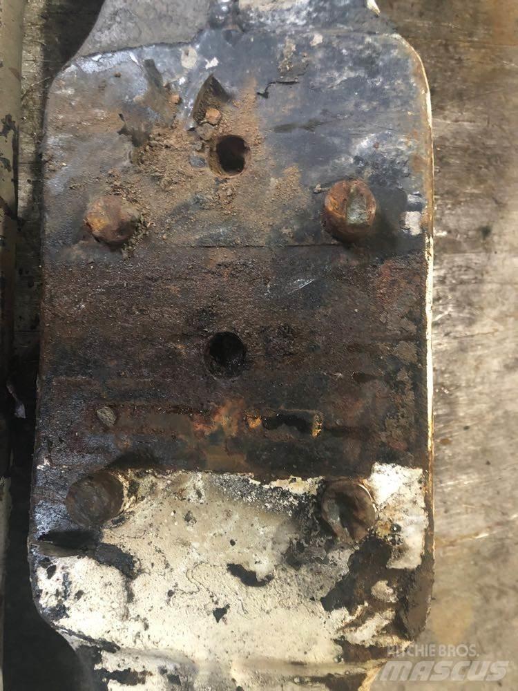 Eaton 20F4 Akslar