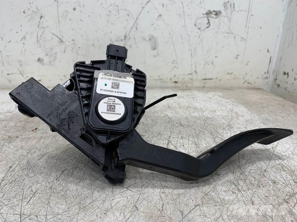 Ford F-550 Diger aksam