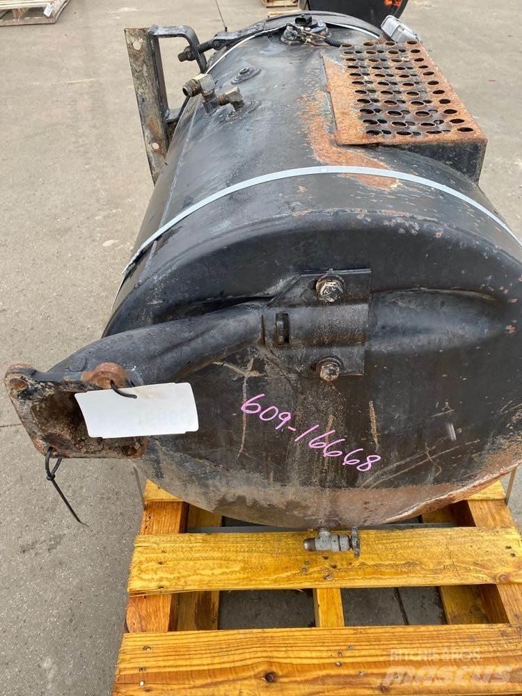 Mack  Diger aksam