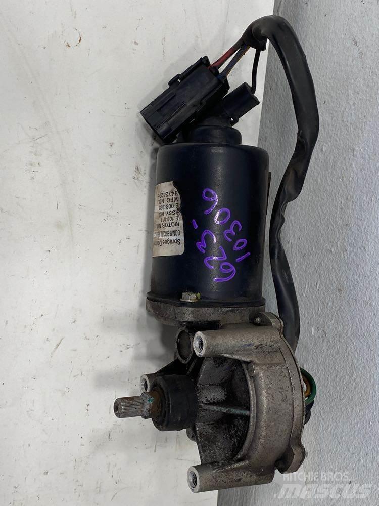 Mack GU Diger aksam
