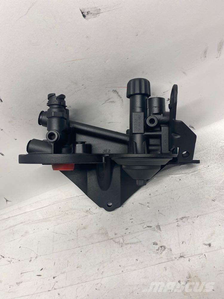 Mack MP8 Diger aksam
