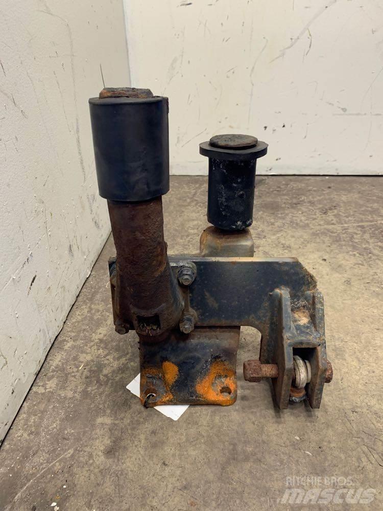 Mack RD680 Kabinler