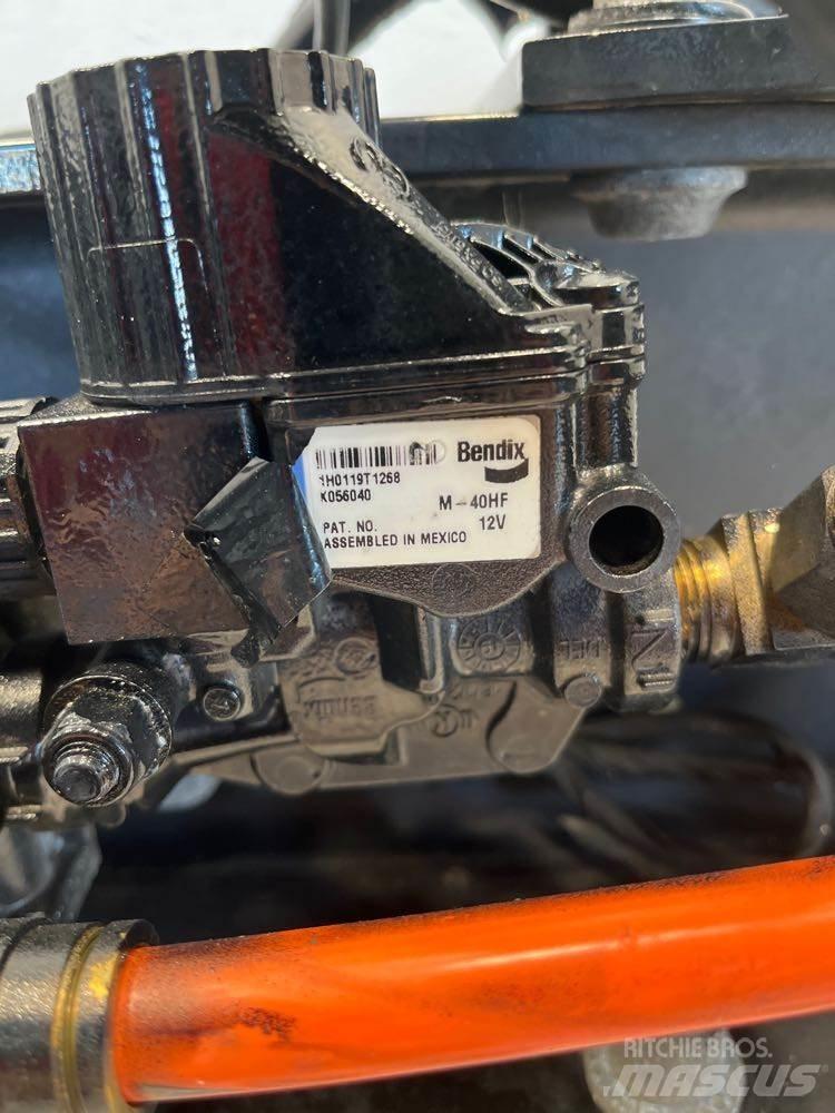 Peterbilt  Diger aksam